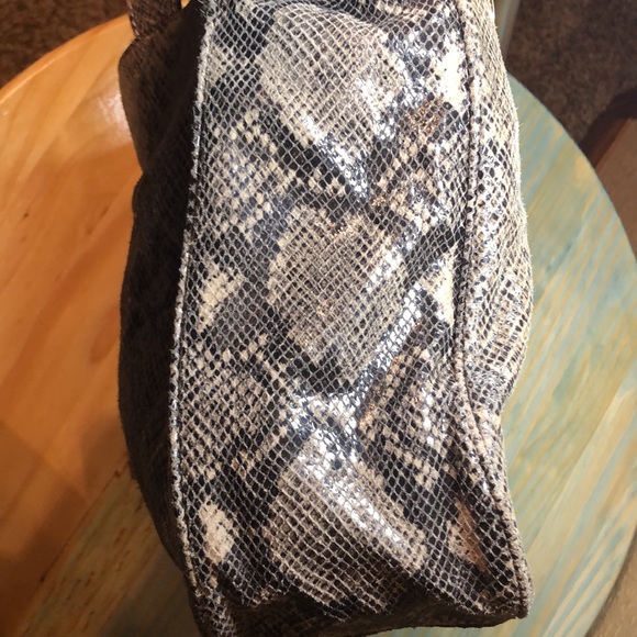 Michael Kors ~ SnakeSkin Shoulder Bag - Picture 6 of 14